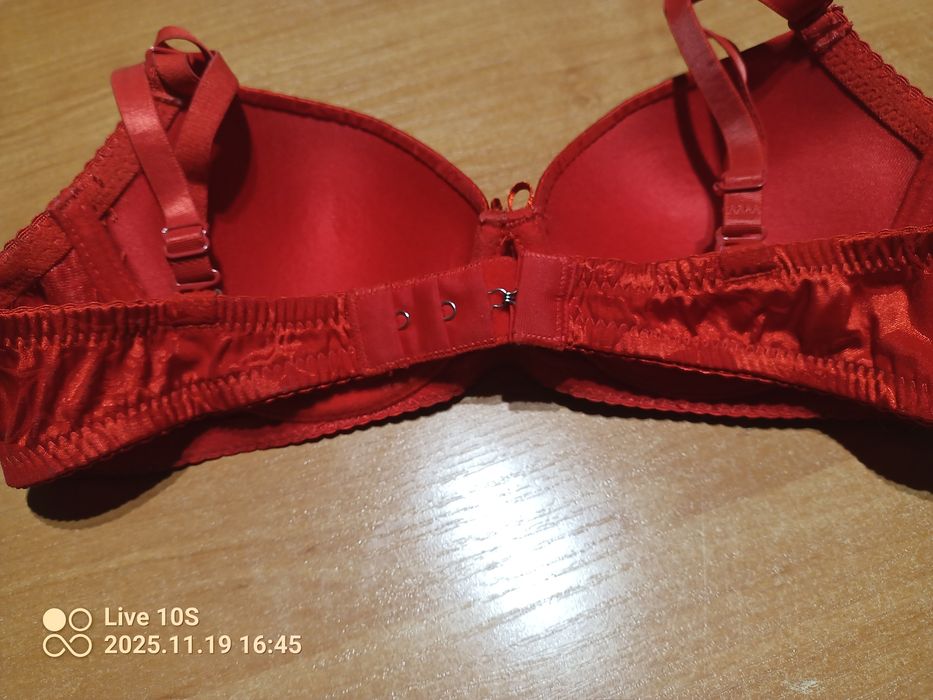 Biustonosz/rozmiar z metki 80 A