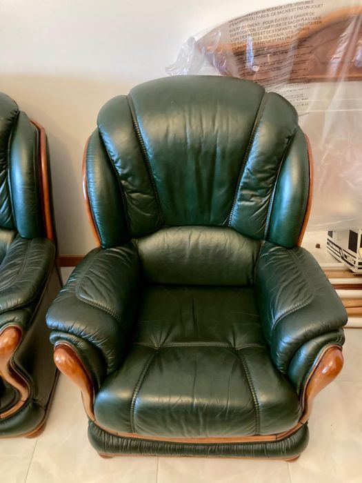 Trio de sofás em pele