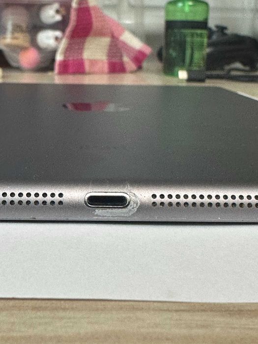 Планшет Apple iPad Air (1st gen)  32GB MD786ZP/A