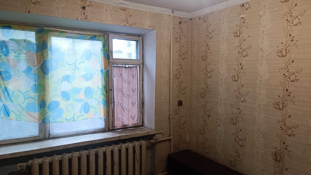 Продам дешевую малосемейку на Победы.