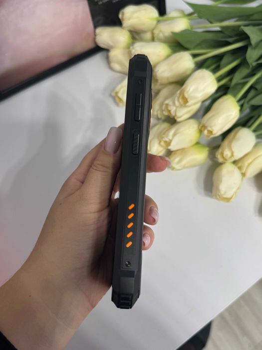 Мобільний телефон Oukitel WP28S з мощною батареєю, та водонепроникний