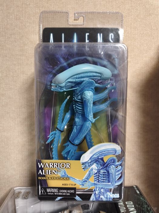 Фігурки Neca, Alien, Predator.