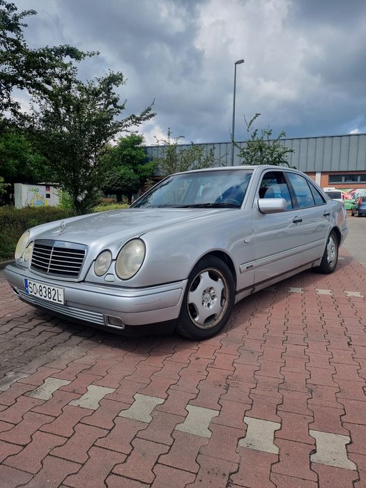 Wunderbar Mercedes 200 E Ebenbild