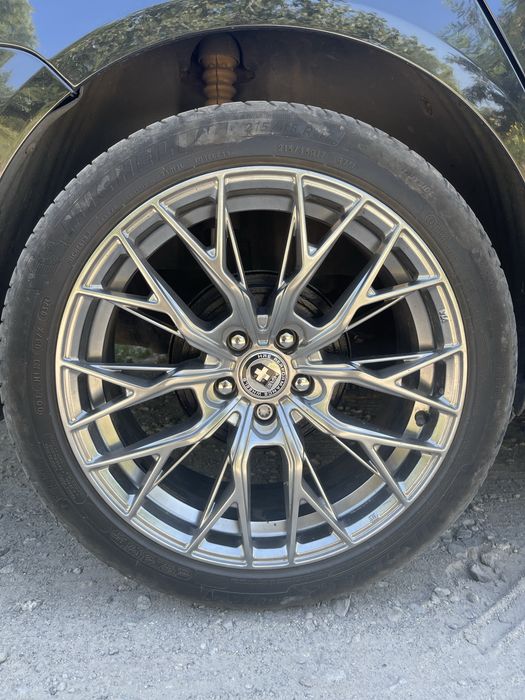 R17 5/100 Литые диски с летними шинами 215 45 17 Michelin