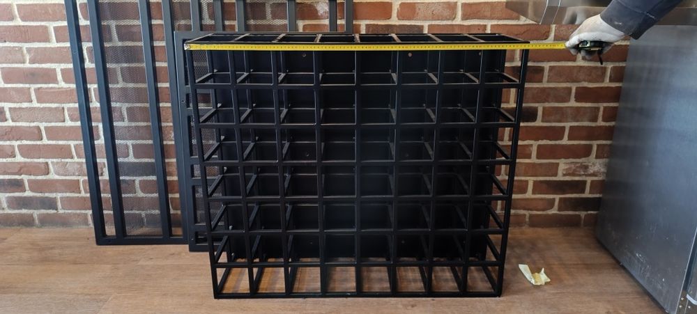 Metalowy stojak / regał na wina 56 butelek -solidny loft