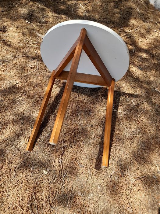 Mesa de apoio muito bom estado