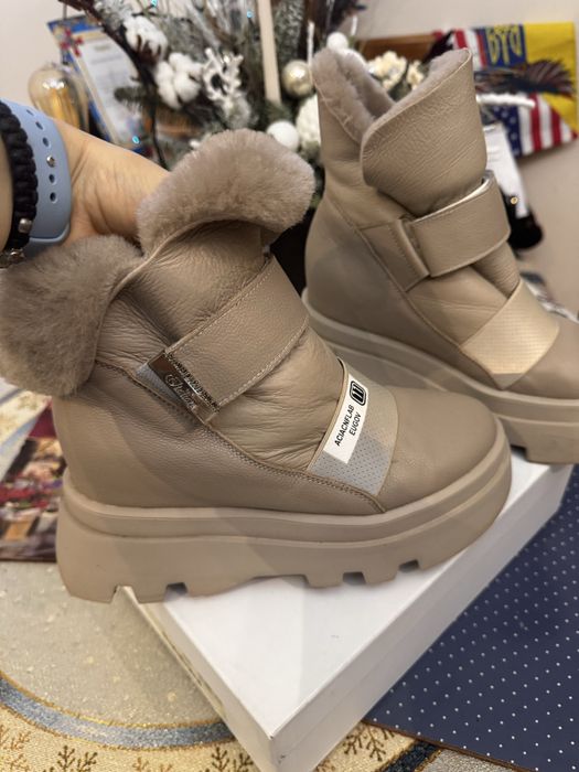 Зимові  черевики на натуральному хутрі 37 р.