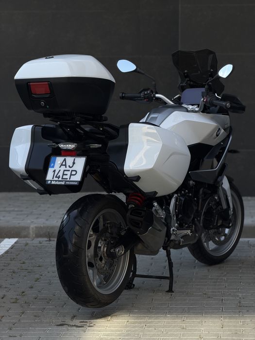 BMW F900XR - 3 Malas! Como Nova!