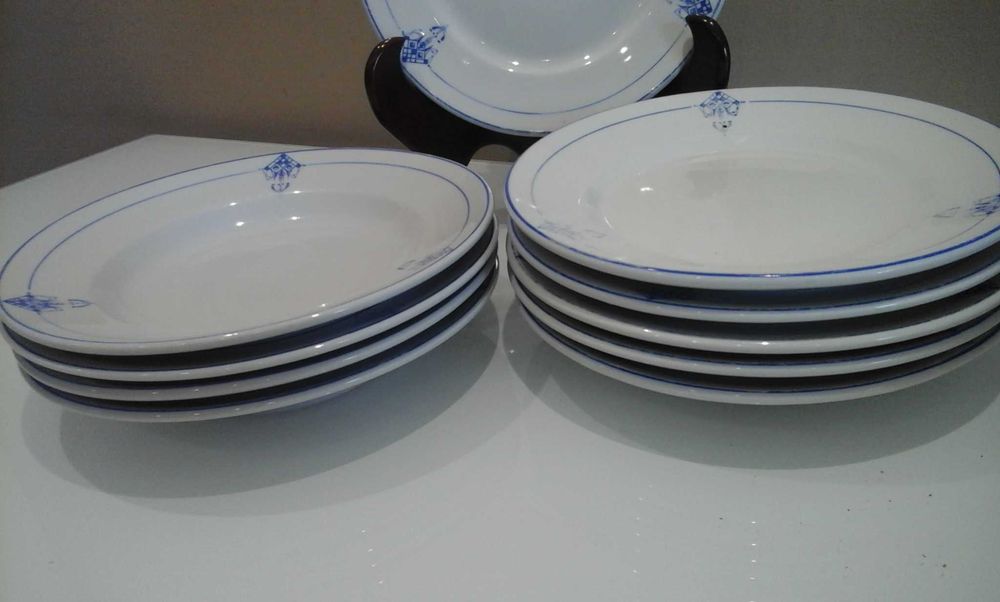 Conjunto de pratos antigos429812054974146563