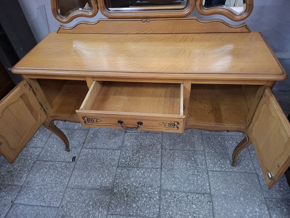 Francuska toaletka ludwikowska