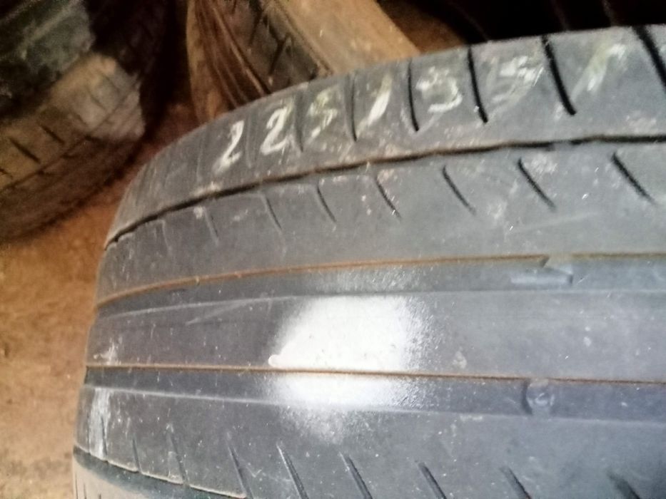 Vendo pneus de várias medidas.