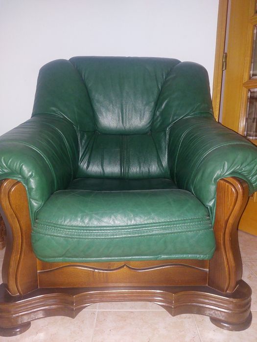 1 sofá robusto pele