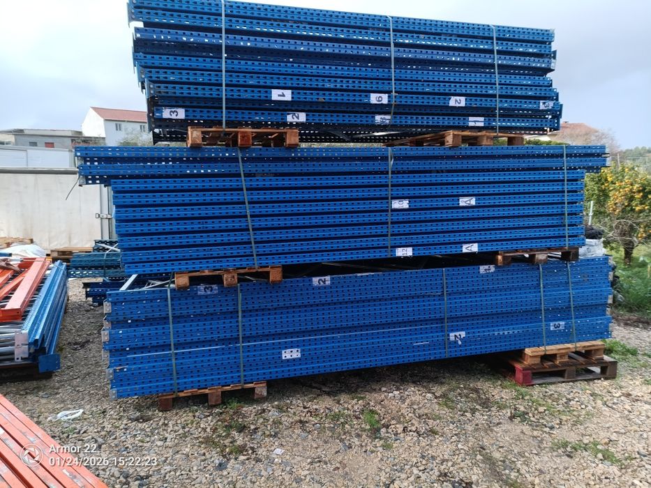 Racks, prateleiras industriais, estantes de armazém