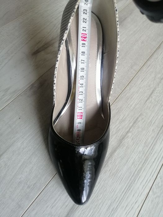 Buty na obcasie biało-czarne