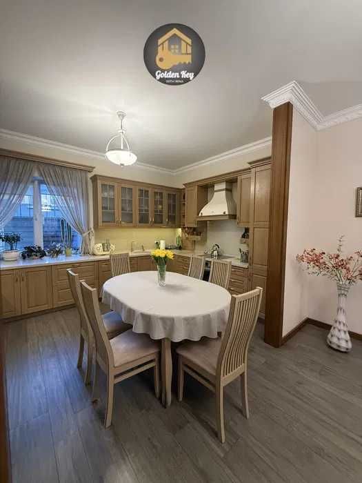 Продам Заміський Будинок 222м2 , 10 соток земельна ділянка , ГАЗ , СОНЯЧНІ ПАНЕЛІ , ІНВЕРТОР , у КМ Park House / Парк Хаус, Бориспільський район