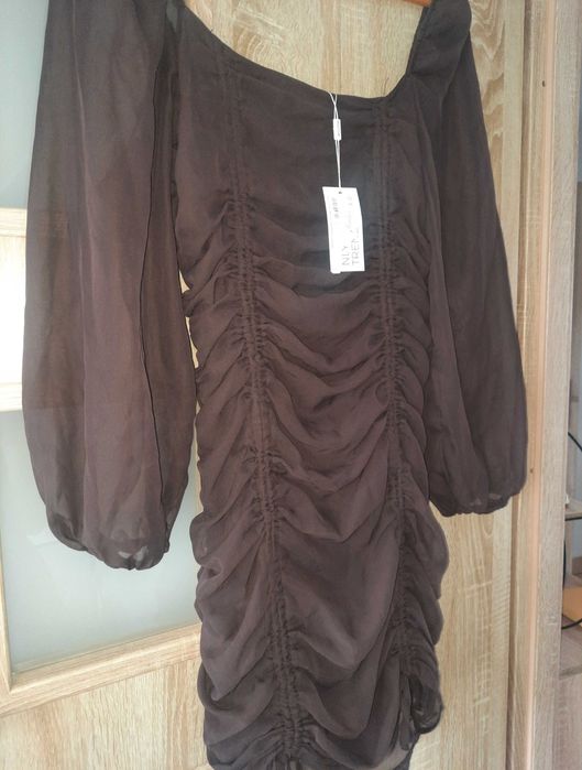 Sukienka brązowa ze ściągaczami