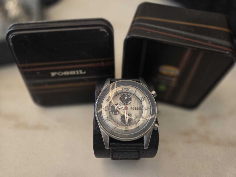Relógio Fossil JR9854 em bom estado, com a sua caixa original.