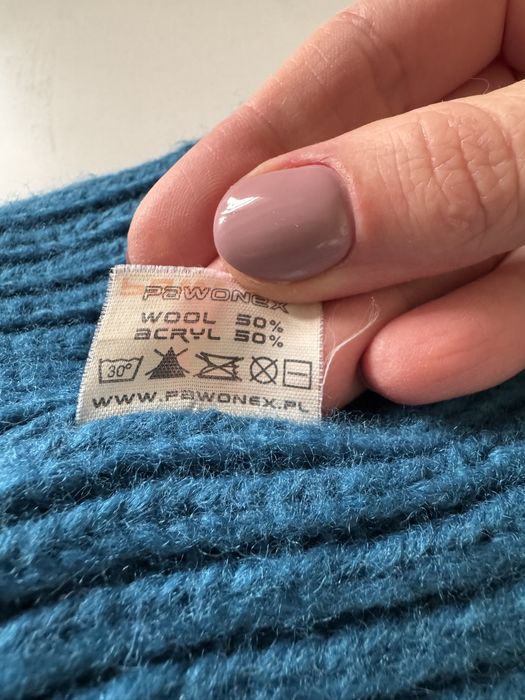 Зимова дуже тепла шапка