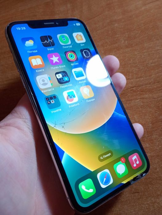 продам iPhone XS