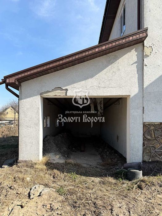 Будинок, 2 поверхи, ділянка — 0,8 га. с. Гавронщина, Макарівський р-н