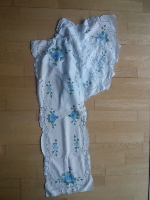 Machine-Embroidered Rectangular Towels64740318268801122