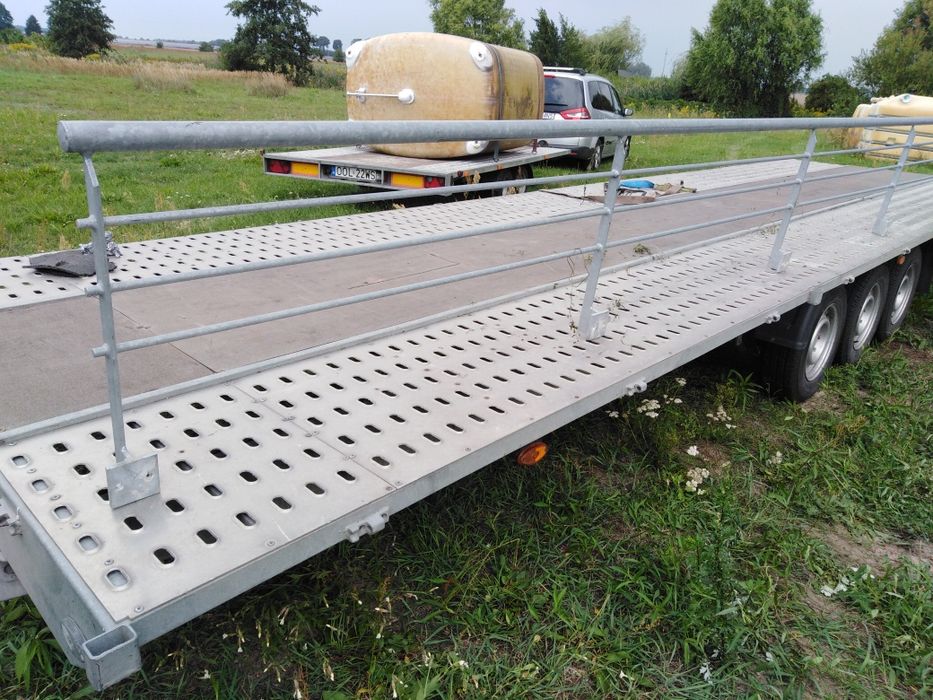 Bariery balustrady poręcze