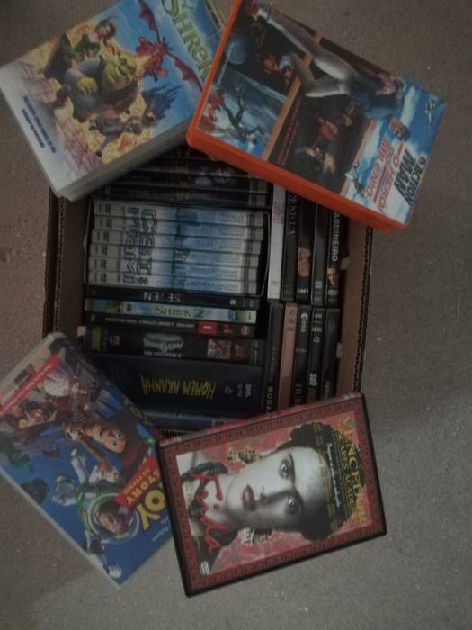 Lote de 34 Dvd's de Filmes e Séries