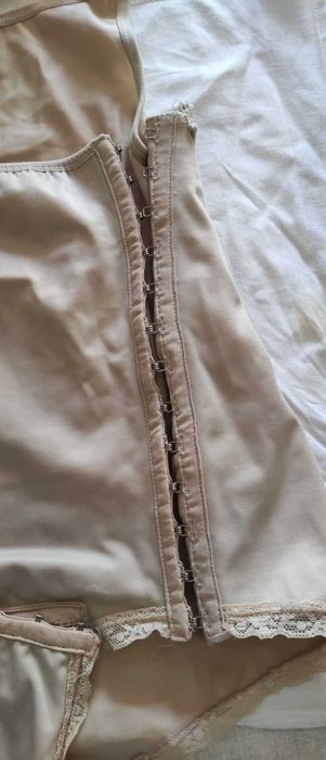 Cinta pós-cirúrgica sem perna (lipoaspiração)