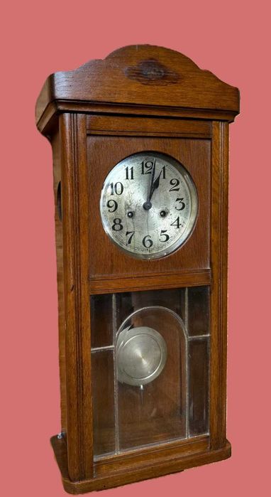 Relógio de sala antigo, avariado