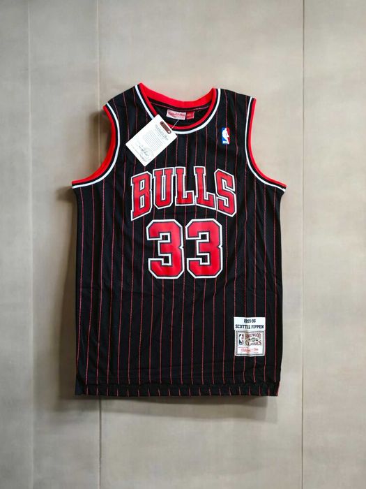 Scottie Pippen jersey NBA Chicago Bulls czarna czerwona paski L Mitchell Ness nowa