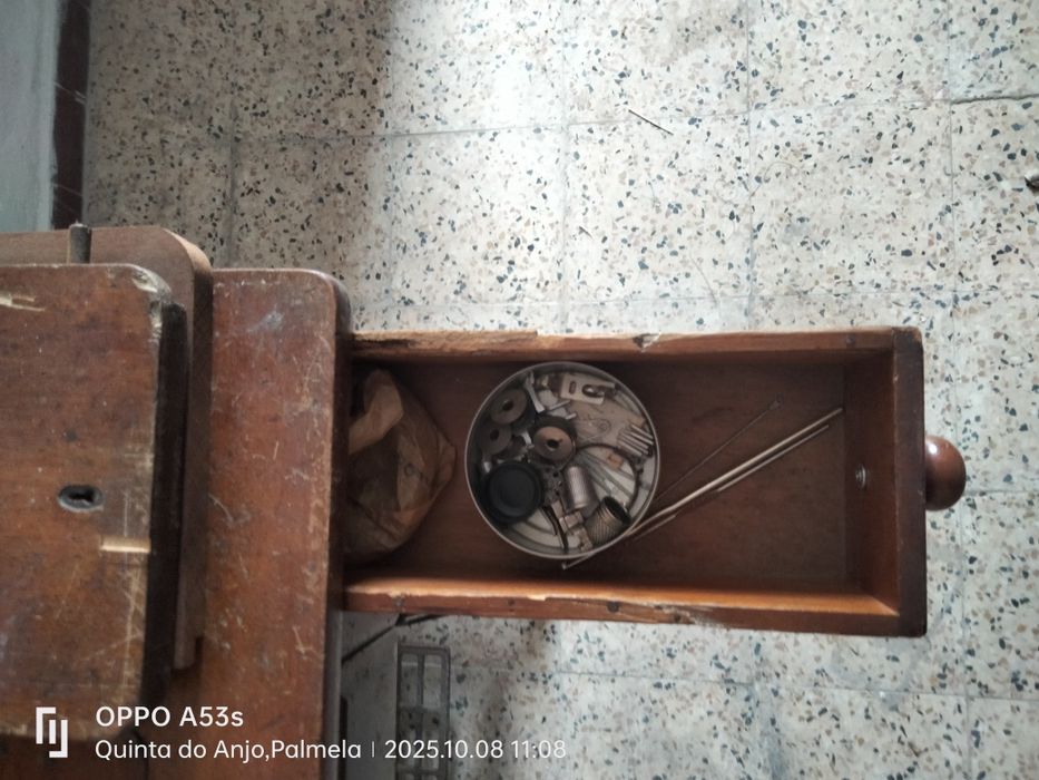 Máquina de costura Oliva