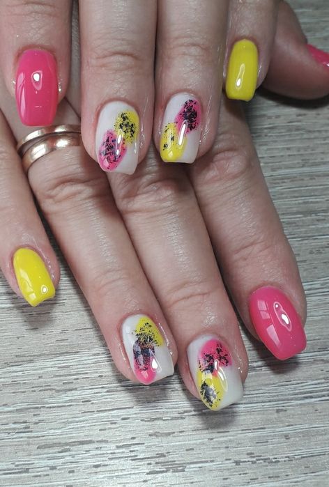 Гель лак і нарощення ногтів