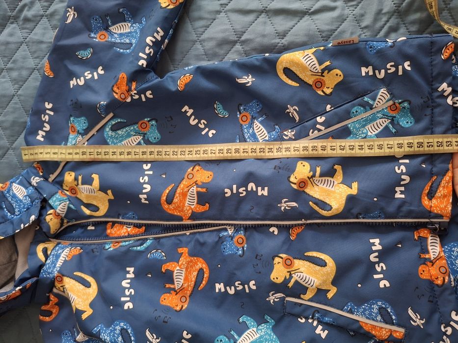 Демісезонна куртка на хлопчика 104р