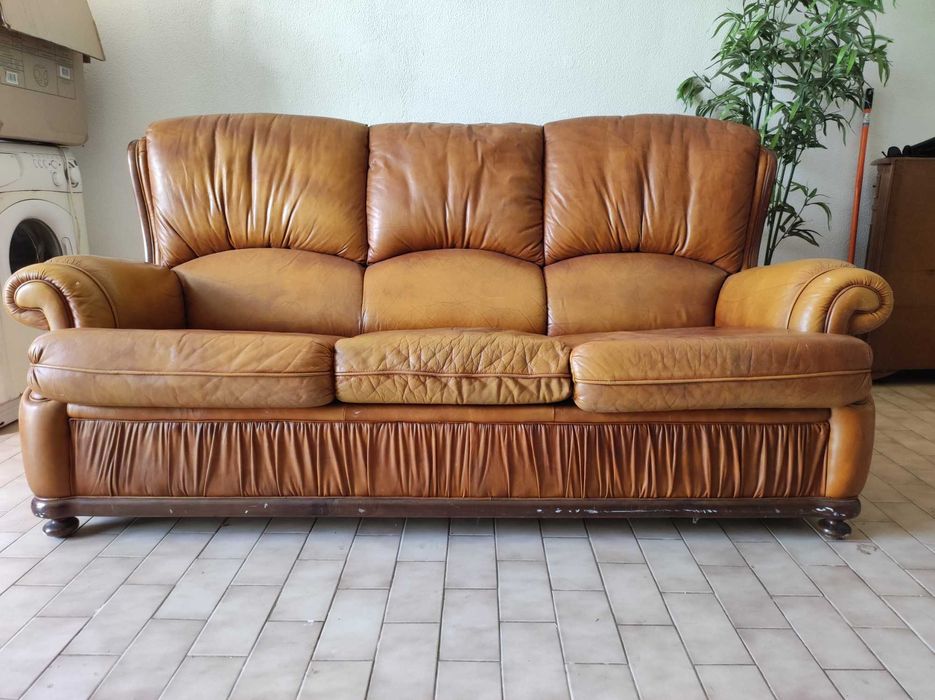 Sofá em pele 3 lugares
