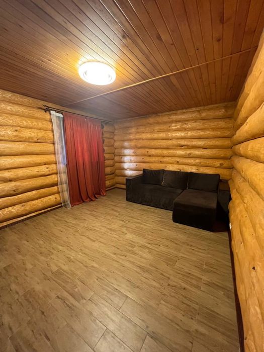 101/1 Дом со сруба с бассейном и баней