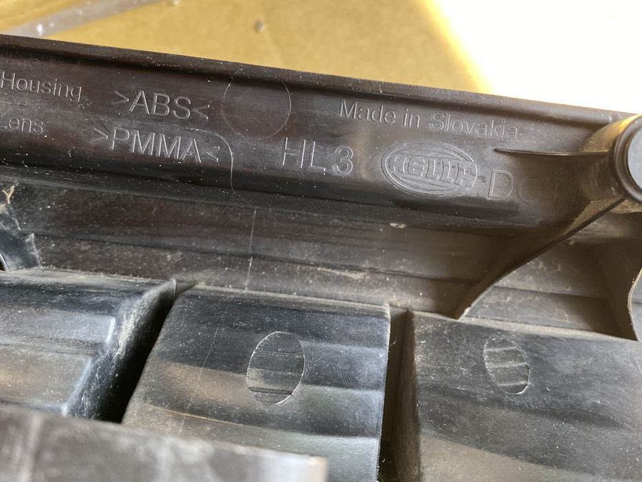 Продам задні стопи на т5 оригінал  як нові