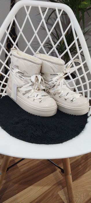 buty śniegowce beżowe śliczne r 39 40