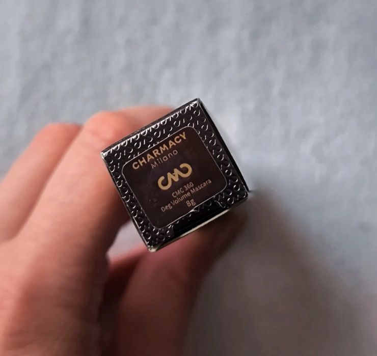 czarny tusz do rzęs Charmacy Milano Volume Mascara