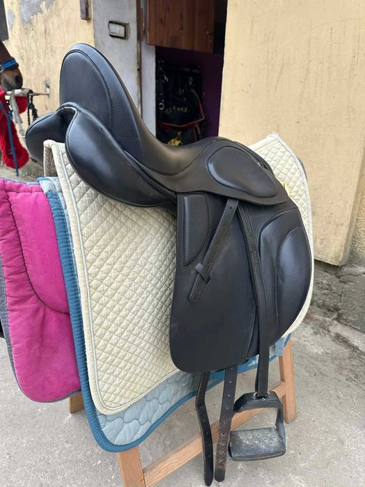 Siodło ujeżdżeniowe