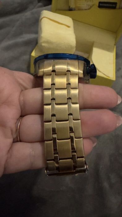 Relogio invicta dourado