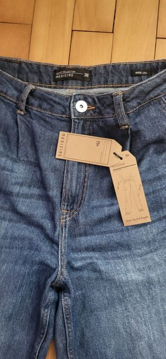Jeansy wide leg Medicine