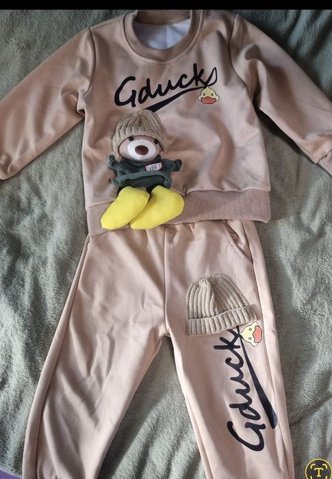 спортивний костюм  на дівчинку