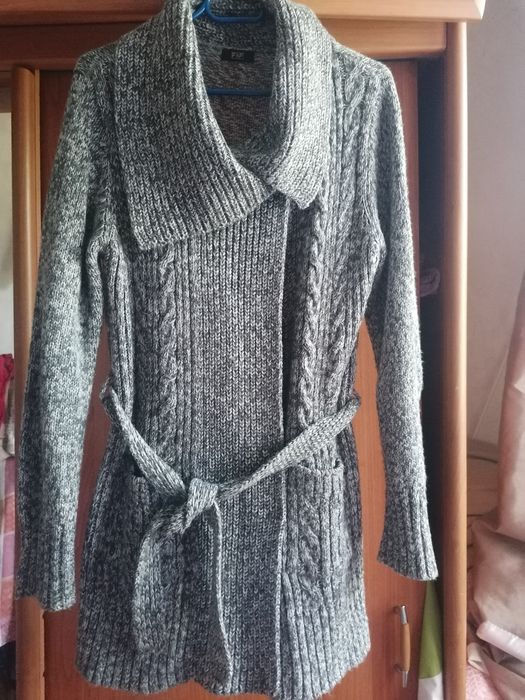 Продам тёплый вязанный кардиган - кофту. Бангладеш.