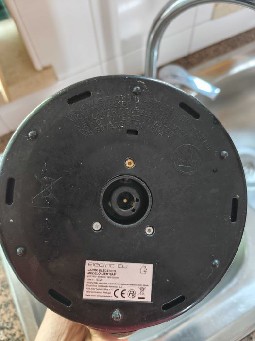 Jarro elétrico - cor preta