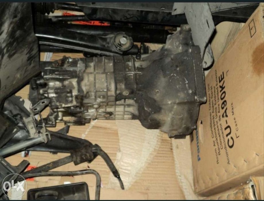Vários peças para bmw E30, portas, forras, parafusos,etc.