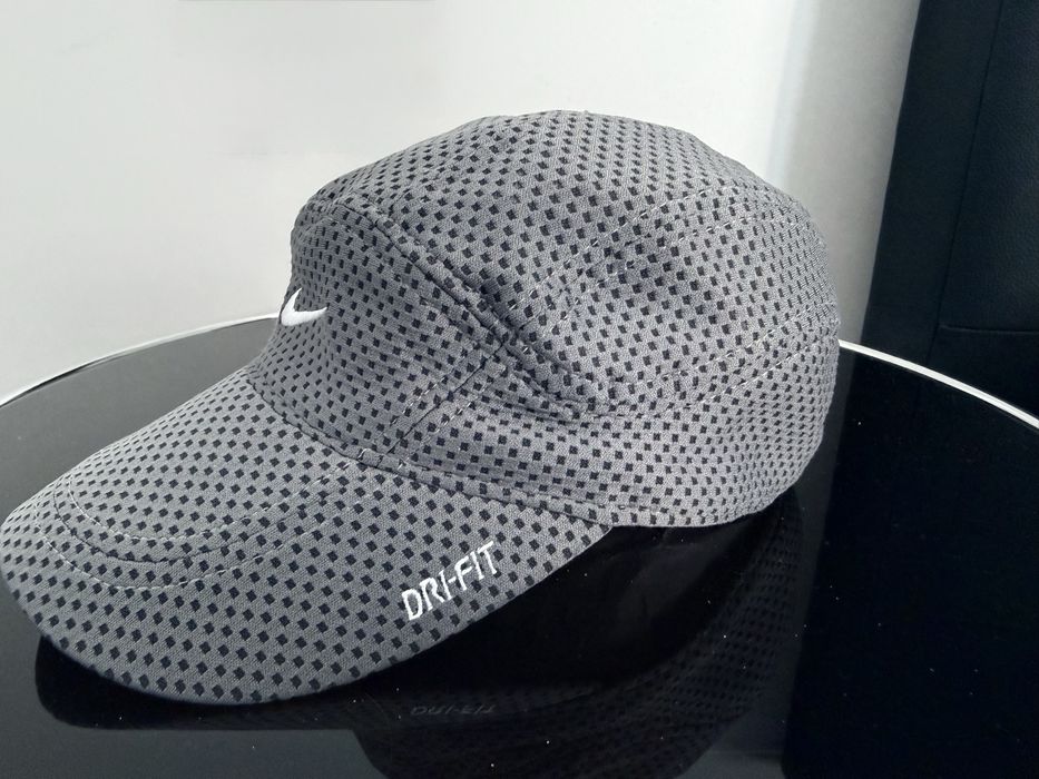 Czapka z daszkiem NIKE DRI-FIT szara