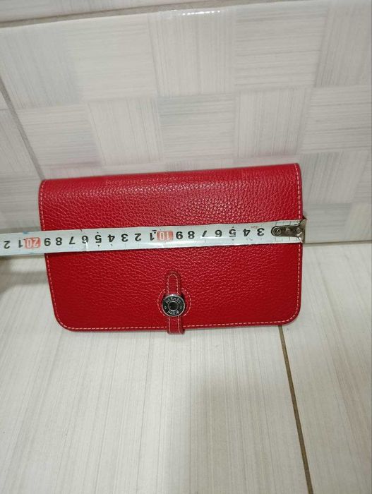 Кошелек Hermes Dogon красного цвета из натуральной кожи