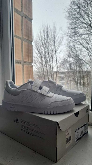 Кросівки adidas нові оригінальні
