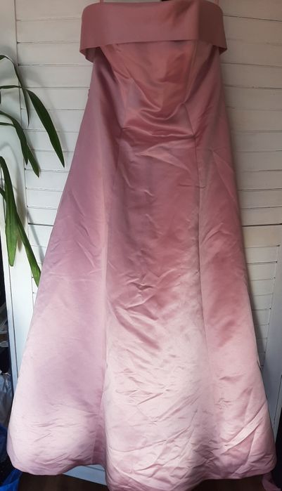 Suknia księżniczki balowa elegancka