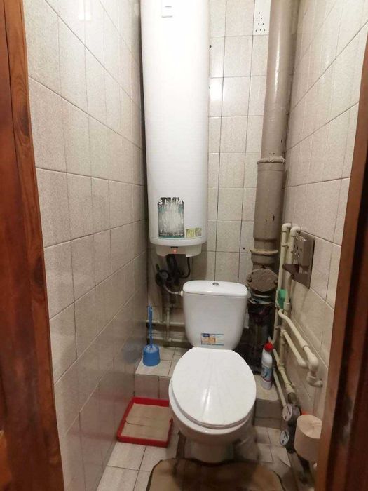 Продам простору 3 кімнатну квартиру в центрі Бородинського м-ну, вул.Ладозька. Можливо Сертифікат.